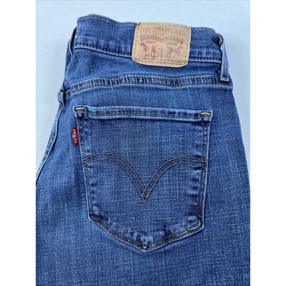 Levi's Classic Woman's‎ Bootcut Blue Denim Stretch Jeans Size 8